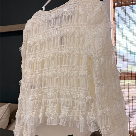 Elegant Cream Lace Blouse - Picture 3 of 3